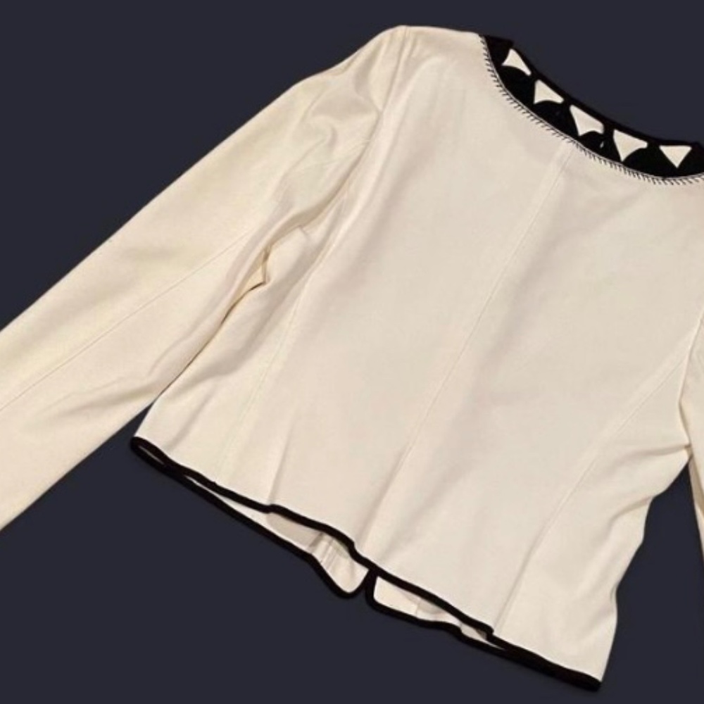 White Spring Jacket - image 4